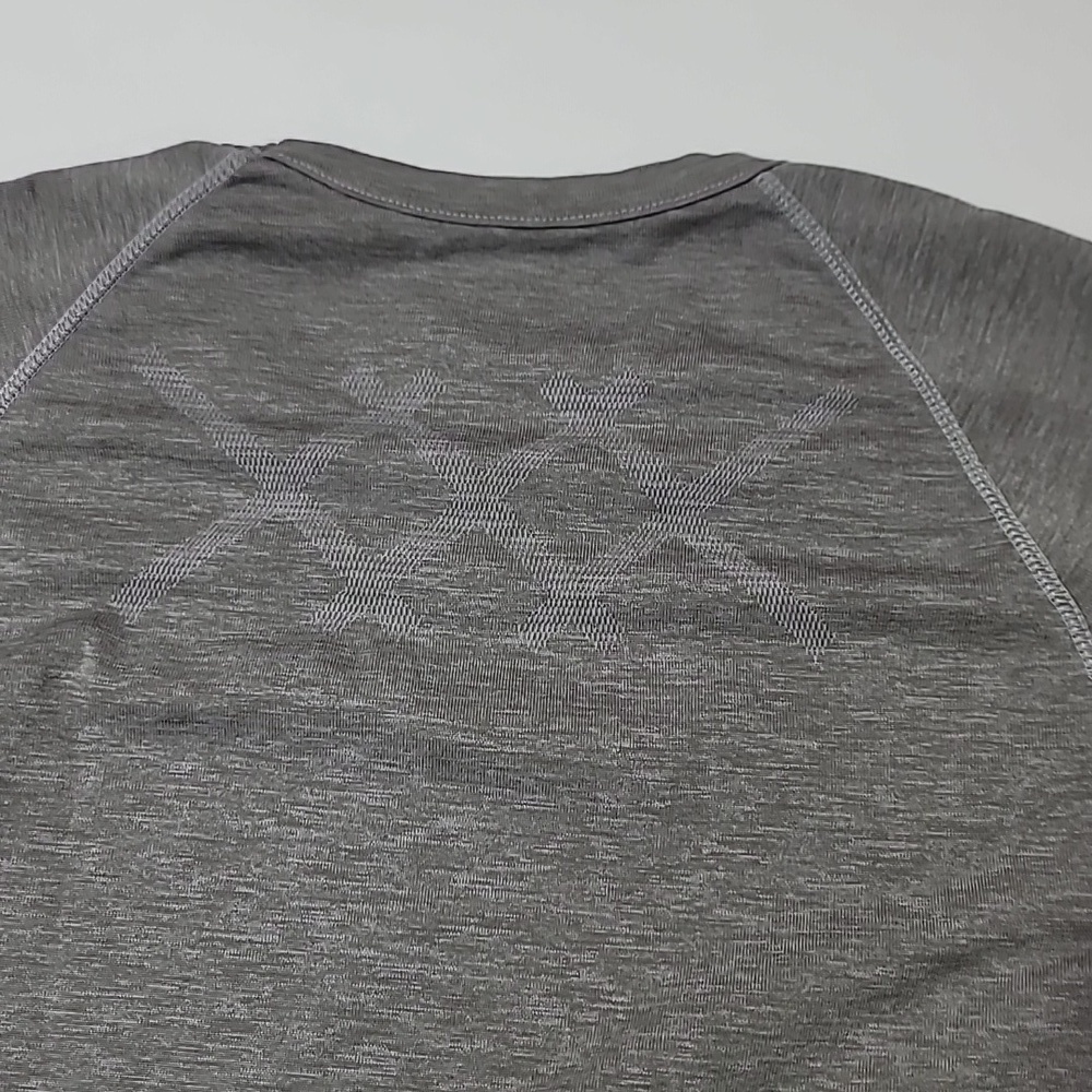 Rhone  essential Training shirt - Picture 6 of 12